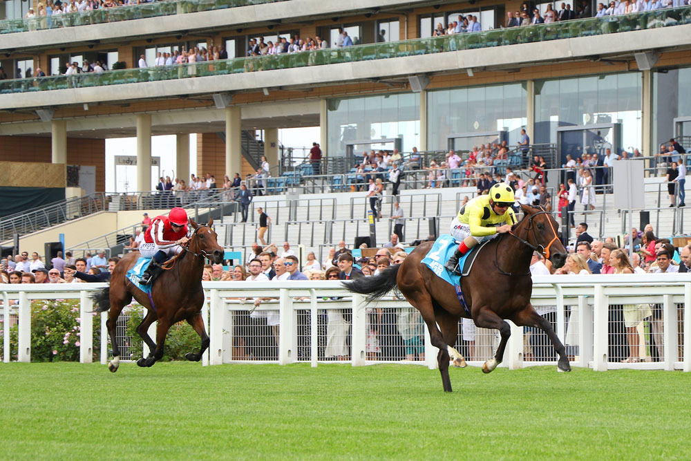 Cloak Of Spirits (Invincible Spirit) makes a winning debut at Ascot, recording some impressive middle sectionals. She went on to finish a close third in the Rockfel Stakes at Newmarket.